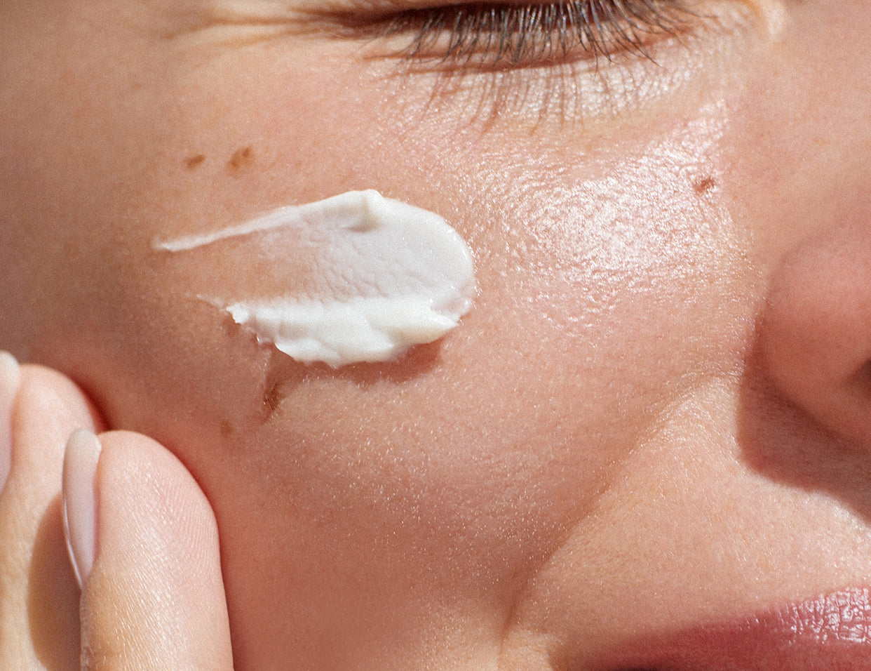 cosmetic ingredients that help prevent moisture loss